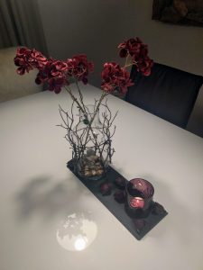 Tischdekoration mit Laternenblüten